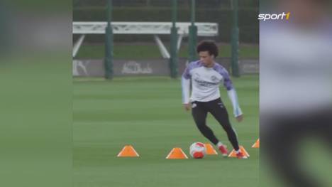 Gute Nachrichten von Leroy Sané: Nach der Corona-Zwangspause flitzt der Flügelspieler wieder über den Platz. Auf Instagram teilt er ein Video aus dem Training von Manchester City.