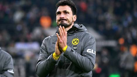 Die Nicht-Nominierung von Mats Hummels für die WM 2022 hat für Diskussionen gesorgt. BVB-Sportdirektor Sebastian Kehl hat sich dabei klar hinter Dortmunds Innenverteidiger gestellt. 