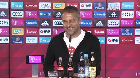 Am Dienstag geht es für den FC Bayern im DFB-Pokal-Halbfinale gegen Frankfurt. FCB-Coach Hansi Flick verrät, dass er jahrelang eine Dauerkarte für die Eintracht besaß.