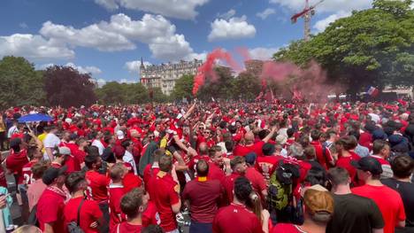 Vor dem Champions-League-Finale zwischen dem FC Liverpool und Real Madrid haben die Fans der Reds Paris übernommen. Mitten im Getümmel - Liverpool-Legende Kenny Dalglish.