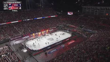 Die Carolina Hurricanes lieferten bei ihrem ersten NHL-Freiluftspiel der Franchisegeschichte eine Gala. 57.000 Zuschauer waren begeistert.
