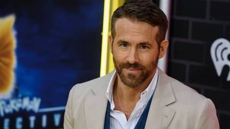 Ein Hauch von Hollywood in der fünften walisischen Liga! Die US-Schauspieler Ryan Reynolds und Rob McElhenney haben dort einen Klub gekauft.