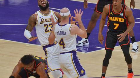 Bittere Nachricht für die Lakers. Superstar LeBron James wird der Franchise länger fehlen. Nach Informationen von The Ahtletic fällt King James nun vier bis sechs Wochen aus.
