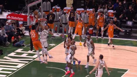 Giannis Antetokounmpo sorgt mit einem überragenden Block für den Sieg seiner Bucks in den NBA-Finals gegen die Phoenix Suns und lässt die Titelhoffnungen weiterleben.