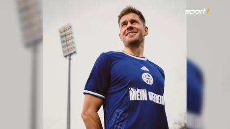 Angelehnt an dem eigenen Fangesang und eine Hommage an die Geschichte des Klubs: So sieht das neue S04-Sondertrikot aus.