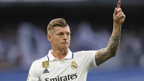 Toni Kroos und Real Madrid haben sich auf eine Vertragsverlängerung bis 2024 geeinigt. Dies gab der Verein am Mittwochvormittag bekannt.