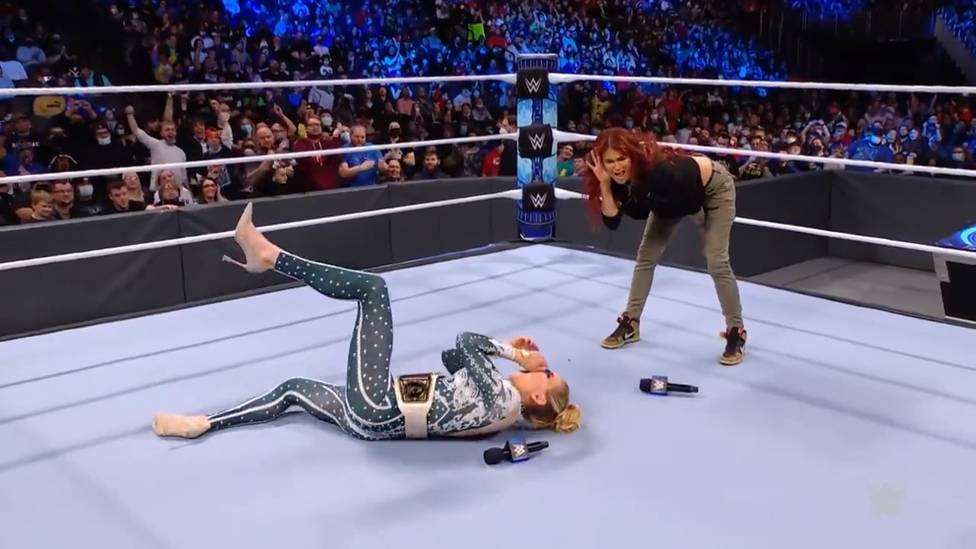 Schon vor ihrem Comeback beim Royal Rumble setzt WWE-Legende Lita bei Friday Night SmackDown ein Ausrufezeichen. Deutet sich ein letztes großes Match an?