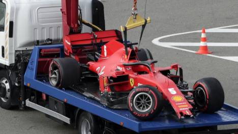 Lewis Hamilton hat sich mit einem neuen Streckenrekord die Pole Position für den Großen Preis von Russland geholt. Für Ferrari gab es nichts zu holen. 