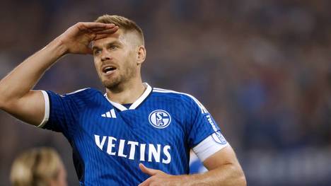 Kapitän Simon Terodde vom Bundesliga-Absteiger Schalke 04 hat einen Zweitliga-Torrekord egalisiert. 