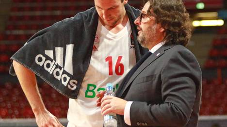 Paul Zipser sorgt mit dem FC Bayern in der EuroLeague für Furore. Im SPORT1-Interview spricht der 27-Jährige auch über das besondere Verhältnis zu Trainer Trinchieri. 