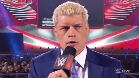 Cody Rhodes wendet sich nach seinem großen Comeback bei WrestleMania erstmals an die WWE-Fans. Als er eine Geschichte über den toten Vater Dusty erzählt, übermannen ihn die Emotionen.