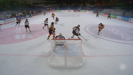 Endlich wieder Eishockey: Das DEB-Team sorgt beim Auftakt des Deutschland Cup gegen das "Top Team Peking" für einen Torreigen.