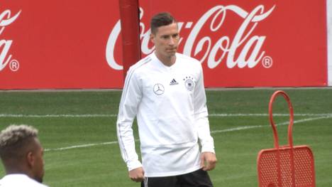 Obwohl Julian Draxler bei Paris Saint-Germain kaum spielt, rückt er in den Kader des DFB-Teams. Hansi Flick rechtfertigt die Nominierung.