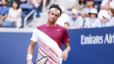 Als einzige von 8 Deutschen Tennisprofis schafft es Jule Niemeier in Runde 2 der US Open. 