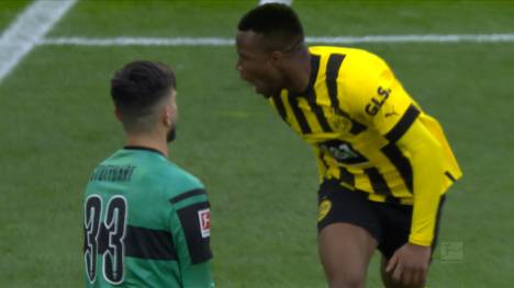 VfB-Torwart Fabian Bredlow äußert sich zum provokativen Jubel von Youssoufa Moukoko nach dem späten 3:2-Führungstreffer der Dortmunder am 28.Spieltag.