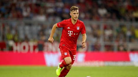 Bayerns Joshua Kimmich hat er in einem YouTube-Porträt des Klubs verraten, mit welchen Stars aus der Geschichte des Rekordmeisters er gerne auf dem Platz gestanden hätte.