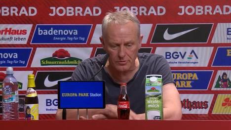 Freiburg-Trainer Christian Streich spricht auf der Pressekonferenz über die 1:4-Niederlage gegen RB Leipzig.