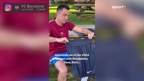 Der FC Barcelona hat das neue Heimtrikot für die Saison 2022/23 vorgestellt. Trainer Xavi erinnert das neue Jersey vor allem an die Saison 2004 mit zahlreichen Legenden wie Ronaldinho. 