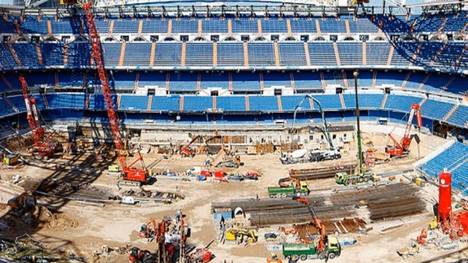 Obwohl der Ball dort nicht rollt, ist im Stadion von Real Madrid jede Menge Bewegung. Das Estadio Santiago Bernabéu könnte trotz Komplikationen schon bald umgebaut sein.