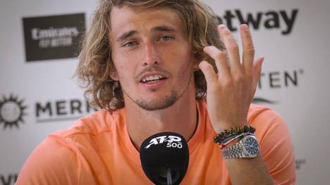 Nach seiner Niederlage im Halbfinale der ATP Tour in Halle versucht Alexander Zverev das Spiel zu analysieren. 