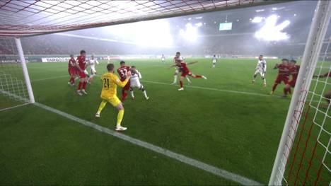 Der Hamburger SV läuft beim SC Freiburg früh einem Rückstand hinterher. Aber der Zweitligist zeigt Moral und sorgt für ein packendes Pokalduell bis in die letzte Sekunde.