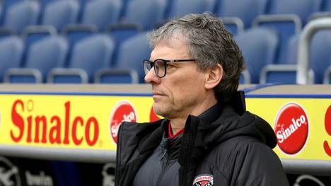 Nach dem Aufstieg in die 2. Bundesliga ist nicht nur Trainer Tomas Oral weg, auch Michael Henke verlässt die Schanzer. 