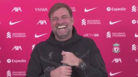 Der FC Liverpool spielt am Wochenende gegen Aston Villa, die von der ehemaligen Reds-Legende Steven Gerrard trainiert werde. Liverpools Coach Jürgen Klopp begann vor der Pressekonferenz zu scherzen.