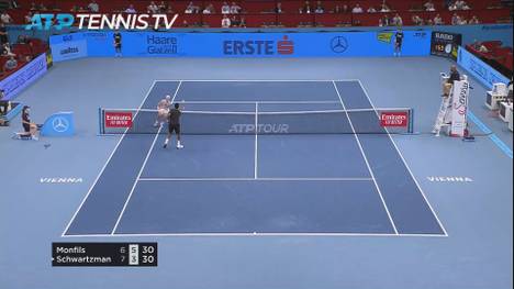 Gaël Monfils und Diego Schwartzman sorgen beim ATP-Turnier in Wien für ein absolutes Highlight. Ein unglaublicher Ballwechsel endet nicht ganz regelgerecht.