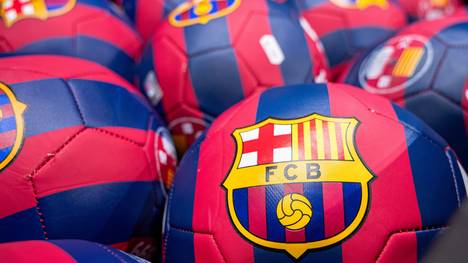 Beim FC Barcelona regiert auch im neuen Jahr das Finanzchaos. Aus Deutschland warten die Katalanen auf viele Millionen Euro und wollen klagen.