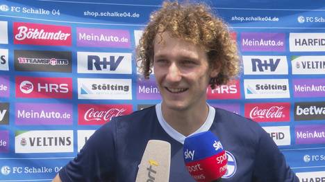 Am Donnerstag stellte der FC Schalke 04 den Neuzugang Alex Král vor, der 24-jährige tschechische Nationalspieler zeigt sich beeindruckt von der Stimmung im Trainingslager.