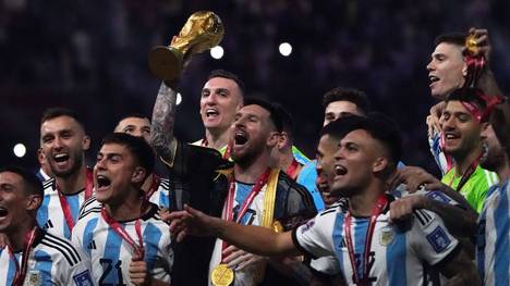 Paris Saint-Germain soll seinem Superstar Lionel Messi untersagt haben, den WM-Pokal seinen Fans in Paris zu präsentieren. 