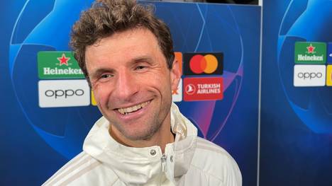 Durch Thomas Müllers energetische Vorarbeit gewinnt der FC Bayern in Kopenhagen. Der Bayern-Star erklärt seinen ausgelassenen Torjubel.