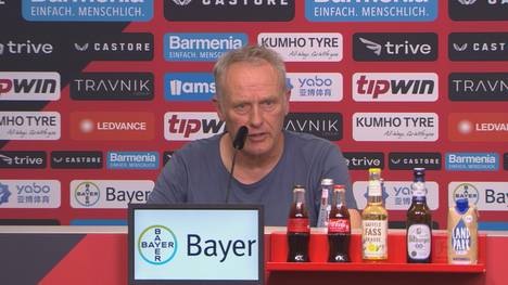 Christian Streich vom SC Freiburg spricht nach der Eroberung der Tabellenführung in der Bundesliga über das Saisonziel des SC Freiburg. Trotz des ersten Tabellenplatzes spricht Streich über das Ziel Klassenerhalt.