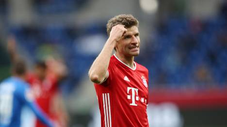 Bundestrainer Joachim Löw hat Thomas Müller die Tür zur EM wieder geöffnet. Doch sollte Müller dem Bundestrainer die kalte Schulter zeigen?
