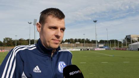 Schalkes Timo Baumgartl wird nach seinem Interview-Ausbruch auf St. Pauli in die U23 degradiert. Die Fans sind zwiegespalten. Auch Trainer Thomas Reis gerät in die Kritik.