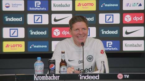 SGE-Trainer Oliver Glasner scherzt auf Pressekonferenz über die Sexyness von Eintracht Frankfurt und nennt den Hauptgrund für diese.