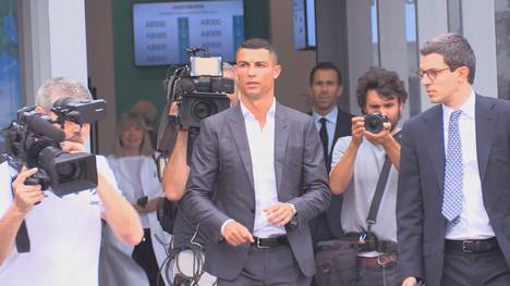 Cristiano Ronaldo befindet sich nach seiner Corona-Erkrankung in häuslicher Quarantäne. Nun sieht sich der Superstar mit harten Vorwürfen konfrontiert.
