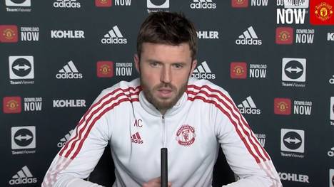 Obwohl Ralf Rangnick als neuer Trainer von Manchester United bestätigt wurde, sitzt gegen Arsenal weiterhin Michael Carrick auf der Bank. Er gibt ein Update zur aktuellen Situation.  