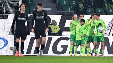 Borussia Mönchengladbach kassiert beim VfL Wolfsburg einen frühen Dämpfer, bestimmt dann aber die Partie fast nach Belieben. Nach der Pause wird das Spiel plötzlich zum Torspektakel - freuen kann sich darüber aber nur ein Team.