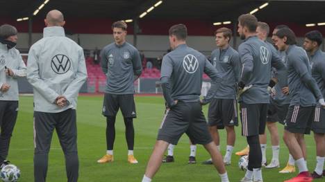 Drei Länderspiele in sechs Tagen, das DFB-Team steht vor einer Mammutwoche. Bundestrainer Joachim Löw erklärt worauf es ihm in den kommenden Spielen ankommt.