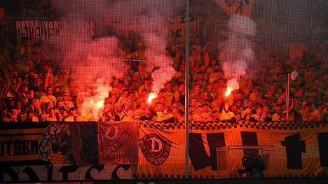 Beim Relegations-Rückspiel zwischen Dynamo Dresden und dem 1. FC Kaiserslautern ist zu den befürchteten Ausschreitungen gekommen.