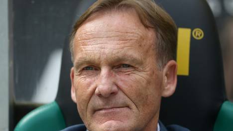 Nach der 1:2-Niederlage vom Freitag bei Union Berlin musste sich der neue BVB-Coach Edin Terzic harte Kritik von Ex-Nationalspieler Mehmet Scholl anhören.