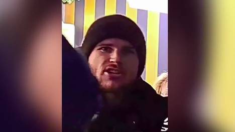 Seit seiner viel diskutierten Schwalbe gegen Schalke 2016 ist Timo Werner bei vielen Fußballfans unten durch und Werner-Gesänge entstanden, jetzt wurde Werner auf dem Weihnachtsmarkt beleidigt.